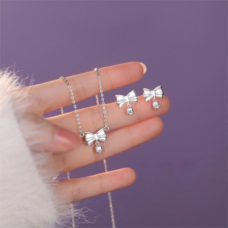 S999 Sterling Silver Bow Necklace