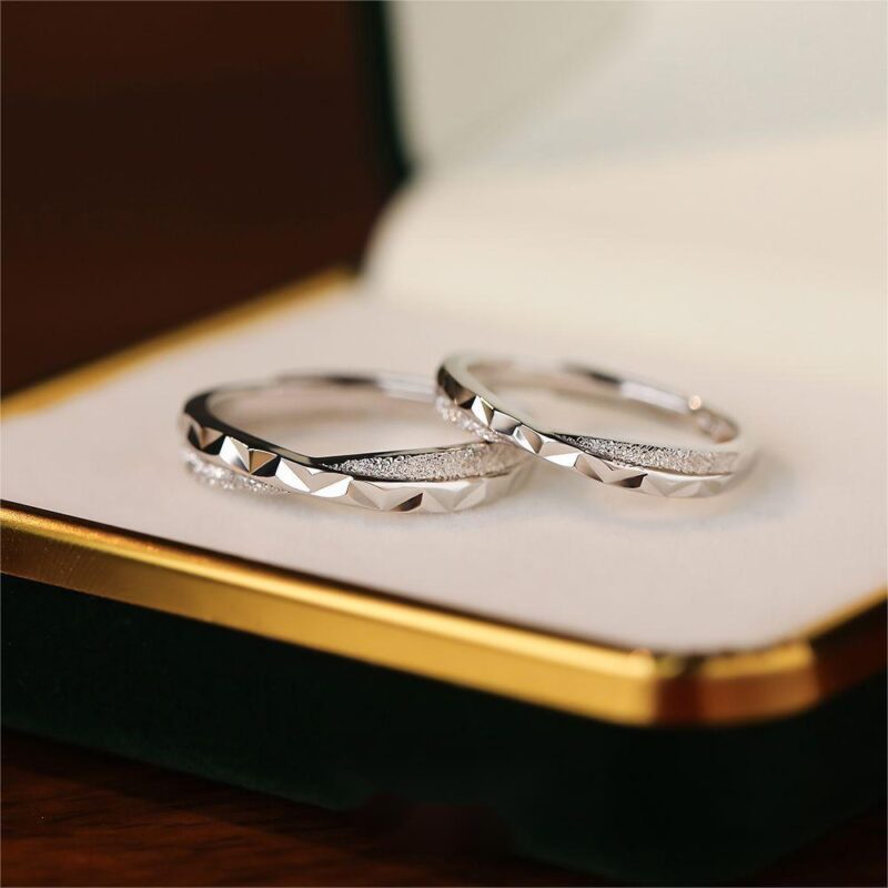 S999 Sterling Silver Intersecting Band Couple Ring